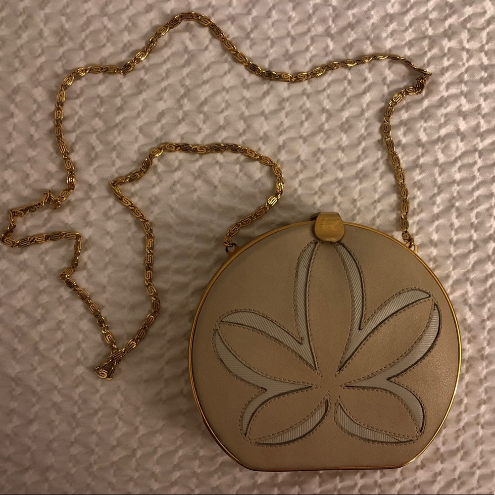 Flash sale 🎉 Saluti clutch. Laura Reagan RARE!